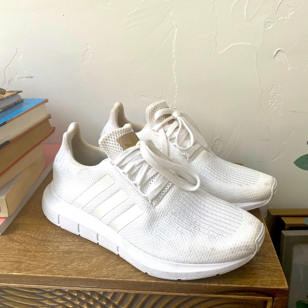Adidas swift run casual shoe